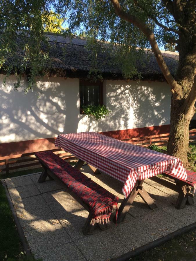 Balatonkenesei Nádfedeles Lovas Vendégház Extérieur photo